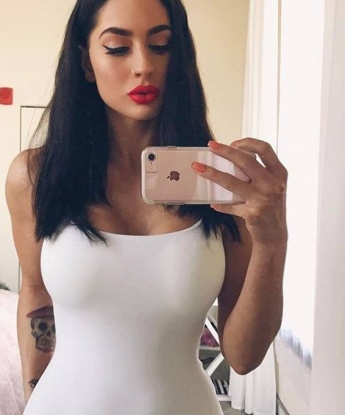 Живу в Москве и предлагаю широкий спектр услуг – от классического секса до ролевых игр и экспериментов. Меня погружение в мир наслаждения, страсти и релаксации. Позитивные отзывы от моих клиентов говорят сами за себя. Встречи проходят в уютной и безопасной обстановке. Приложу все усилия, чтобы сделать наше свидание незабываемым. Присылаю фото, чтобы ты мог оценить мою красоту и страсть. Доверься моим заботливым рукам, и я уведу тебя в мир блаженства. 💋🌹💃 5524, 28 лет